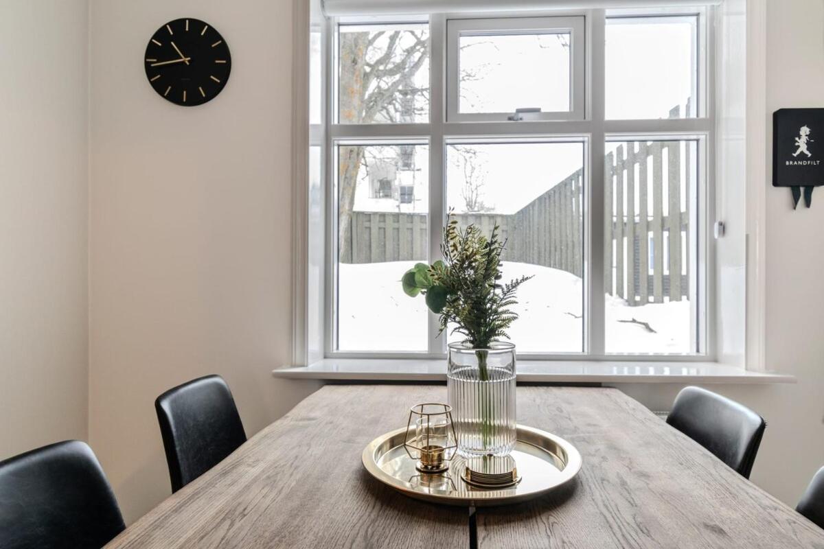 Framnesvegur - Two Bedroom Central Apartment Reykjavik Bagian luar foto