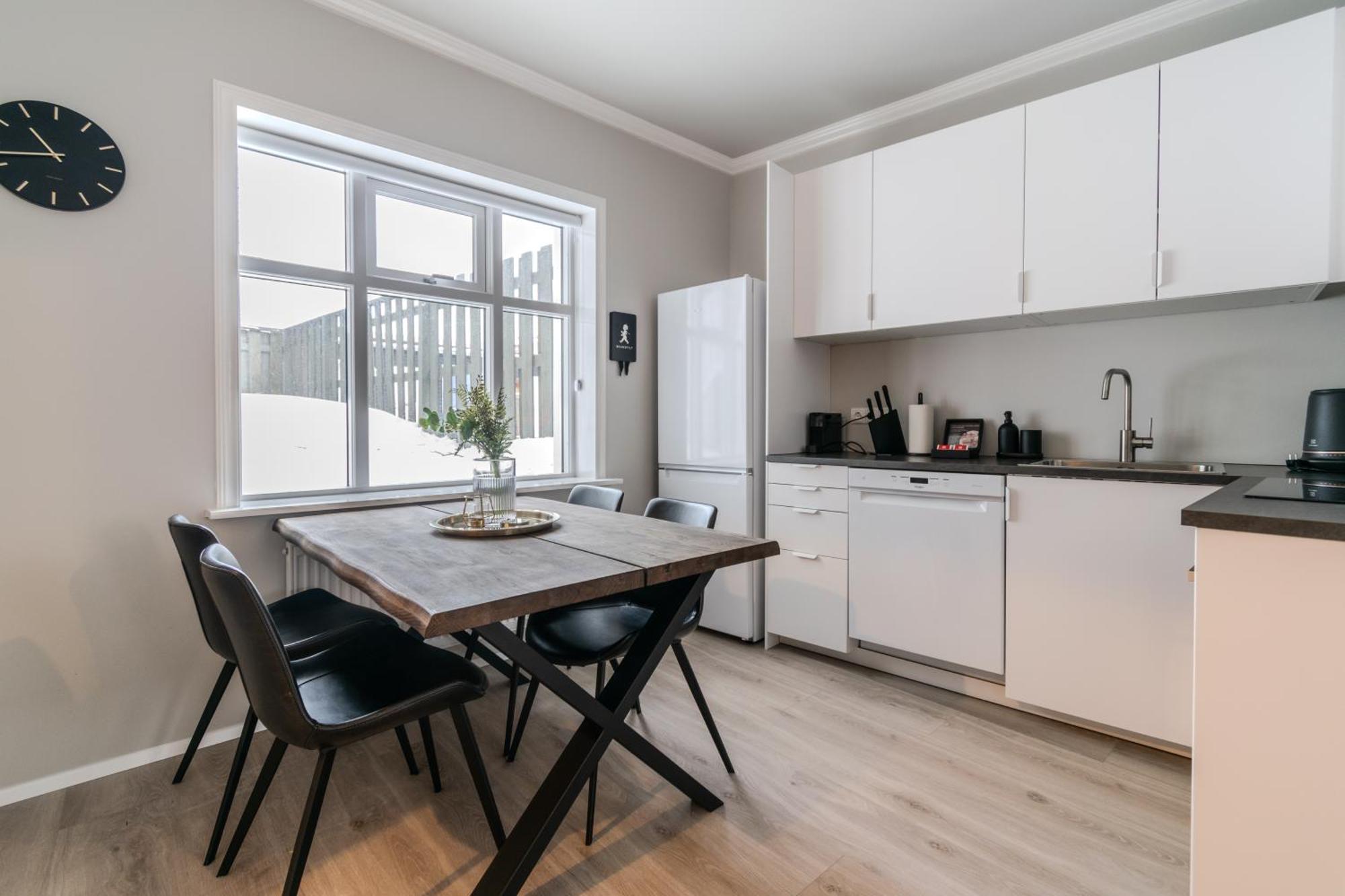 Framnesvegur - Two Bedroom Central Apartment Reykjavik Bagian luar foto